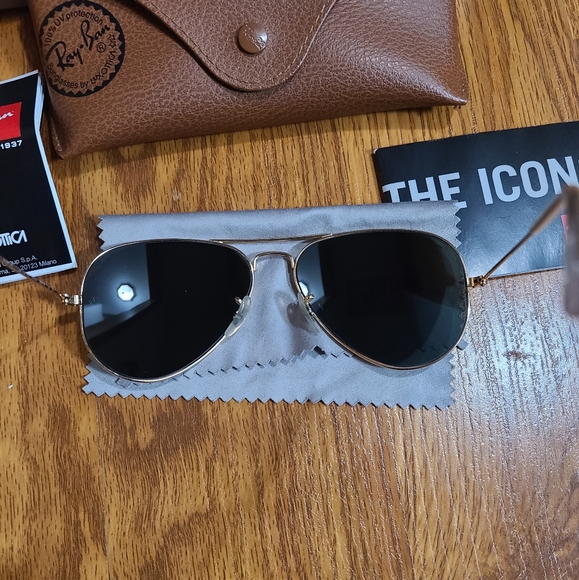 Ray Ban Aviator Sunglasses - Picture 2 of 7